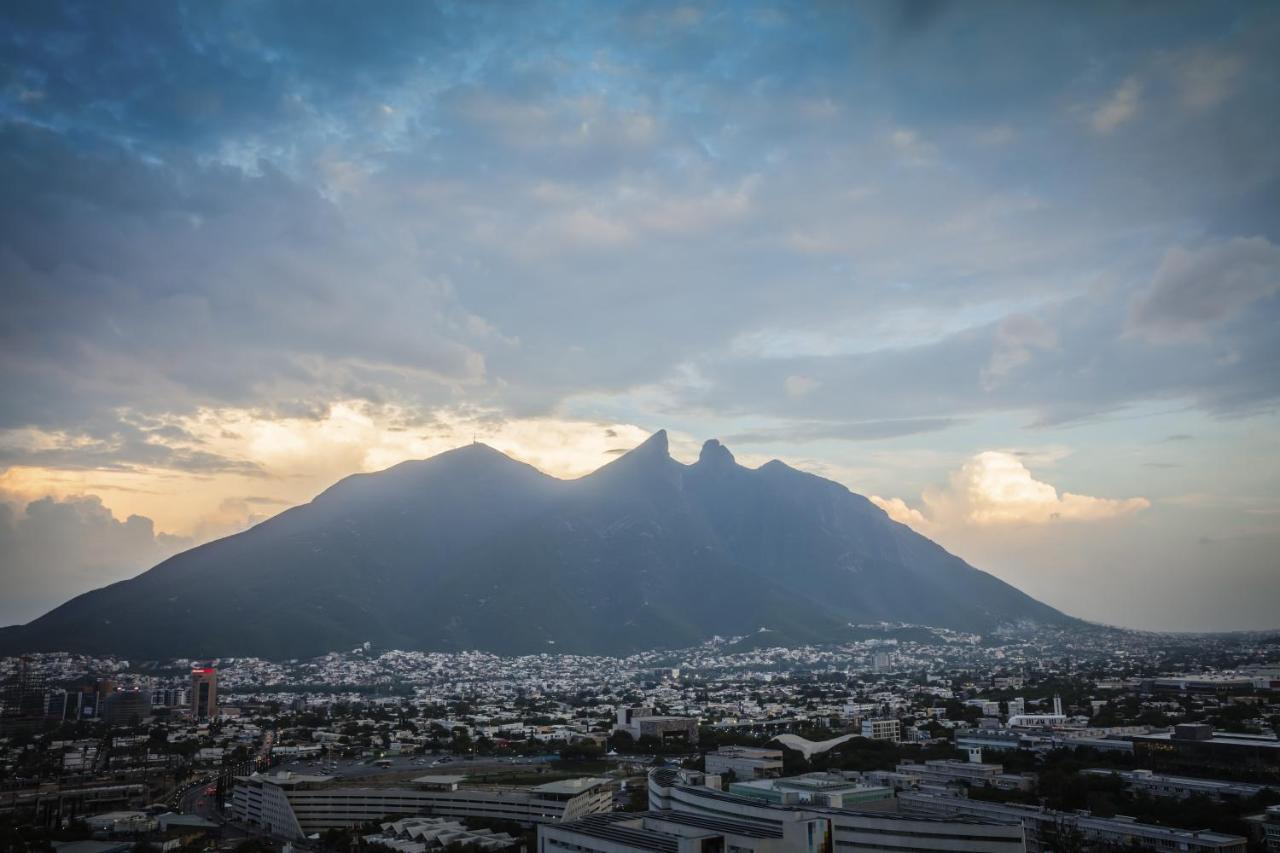 One Monterrey Tecnologico Hotel Eksteriør billede